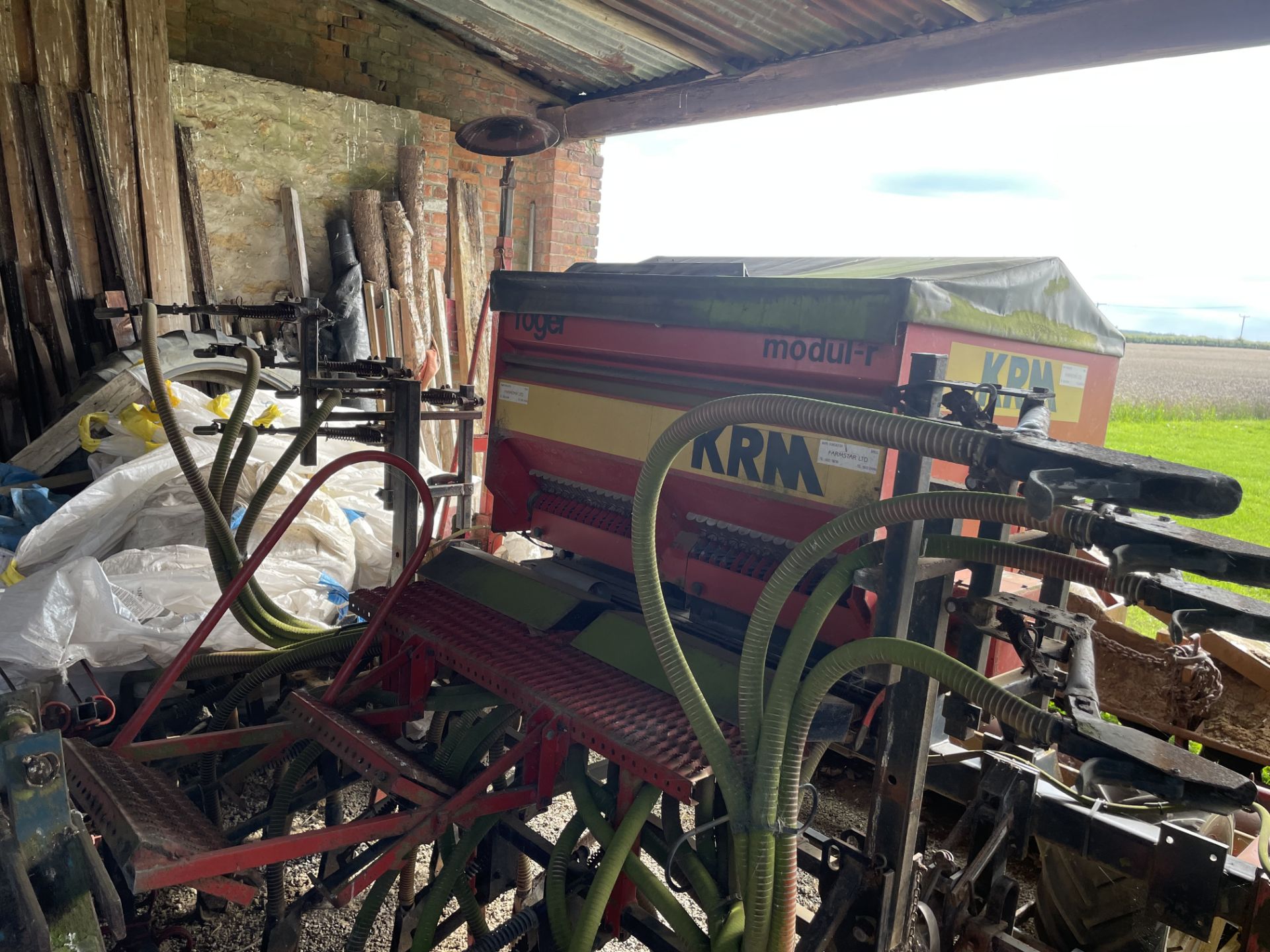 KRM Roger Modul-r 4m drill with Suffolk coulter wheel eradicator tines & bout markers Serial MR305 - Image 2 of 3