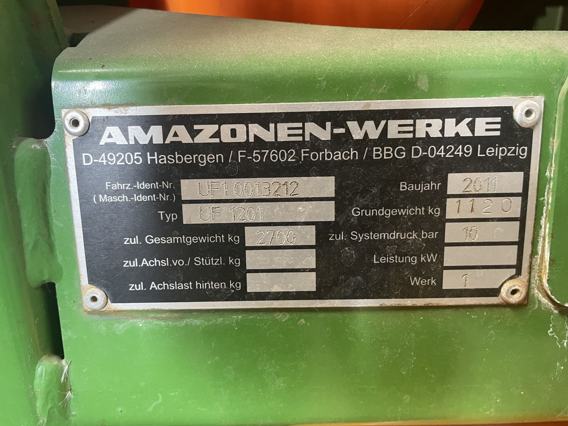 (11) Amazone UF 1201 24m mounted sprayer with 1,200Ltr tank with low level induction, on caster - Image 2 of 4