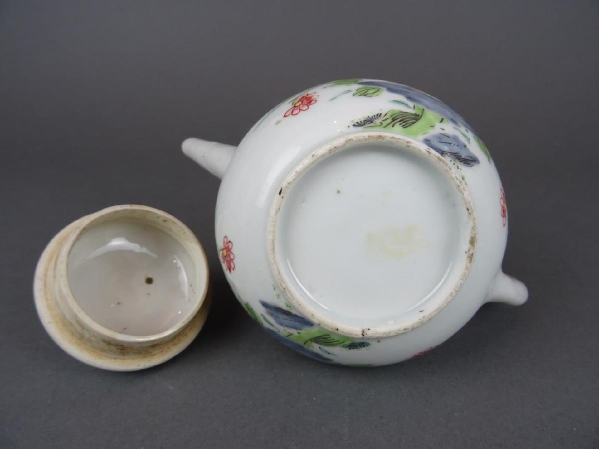 Porcelain famille rose teapot - Image 3 of 3