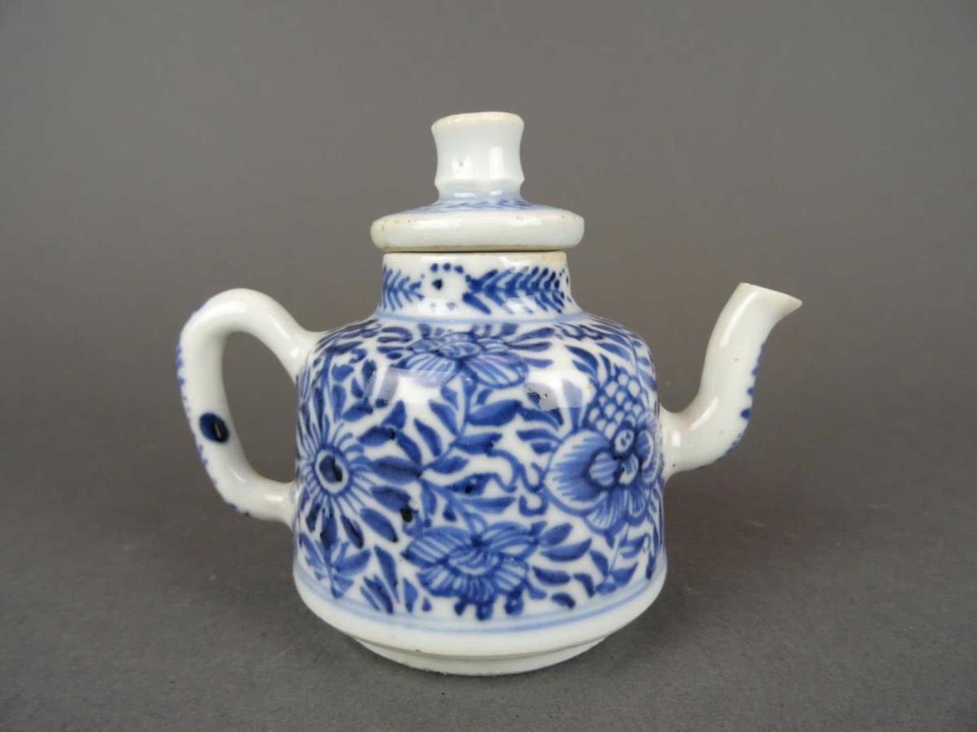 Porcelain B/W teapot - Image 2 of 8