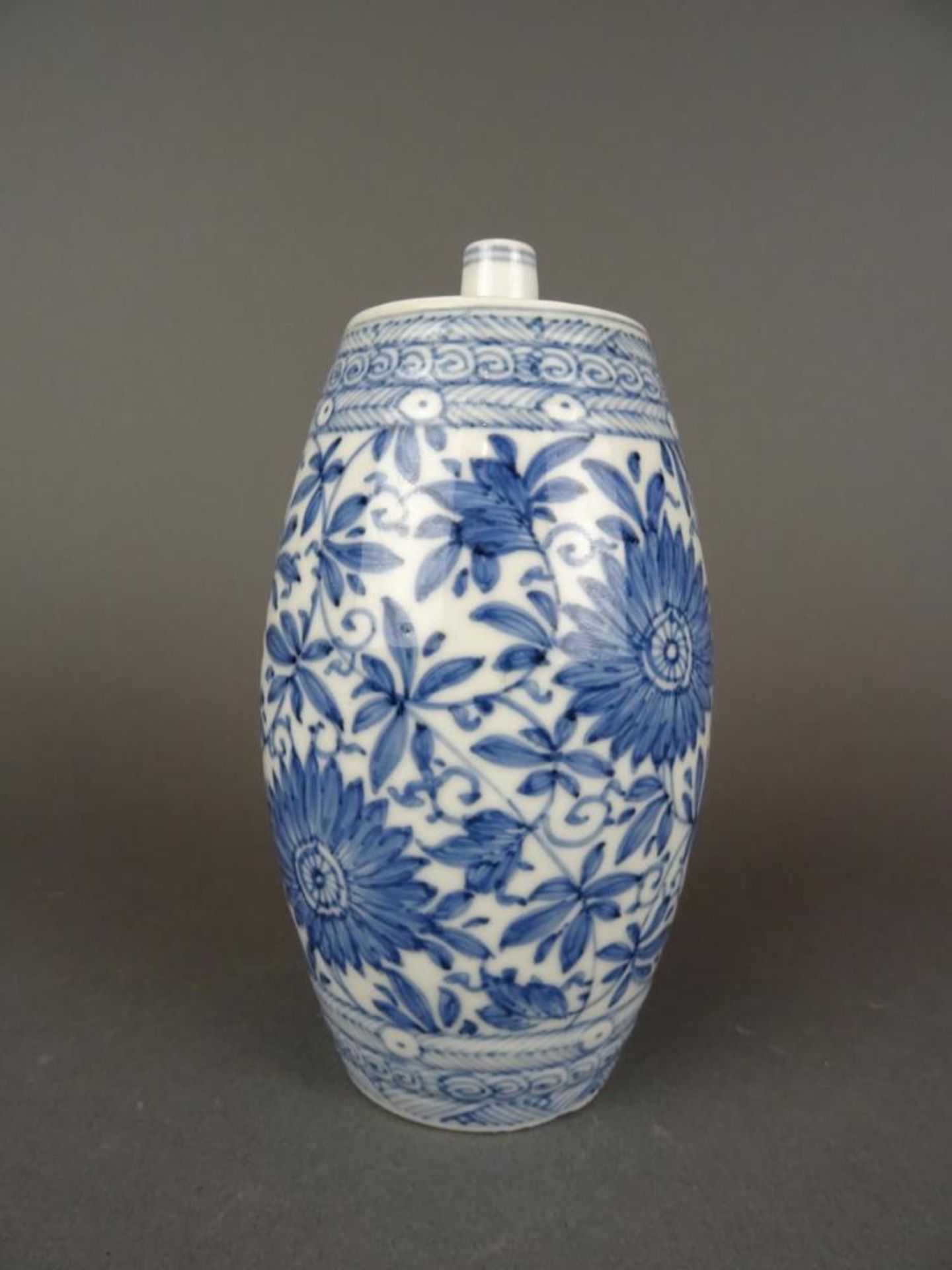 Chinese porcelain B/W sprinkler with flowers