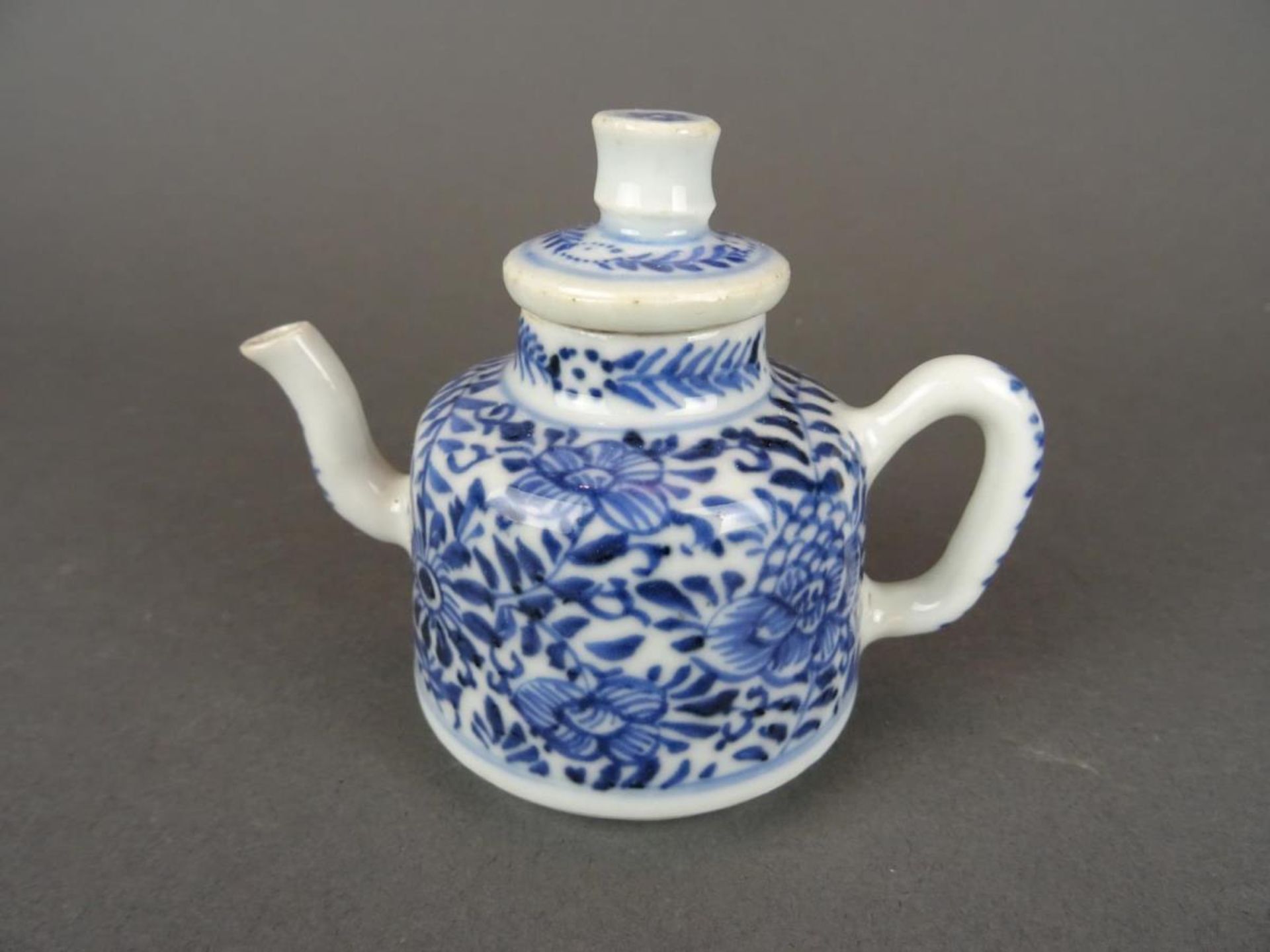 Porcelain B/W teapot - Image 3 of 8