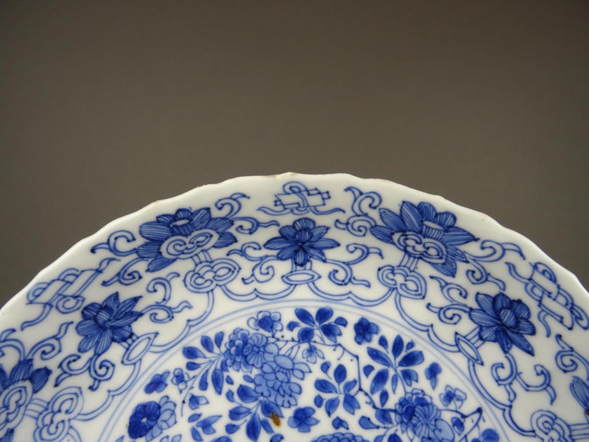 Chinese porcelain B/W plate with flowers - Chenghua mark - Image 5 of 5