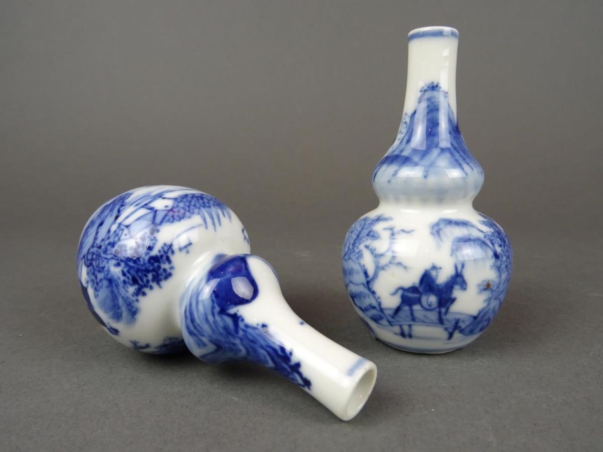 Two Chinese porcelain B/W vases - landscape - Image 4 of 6