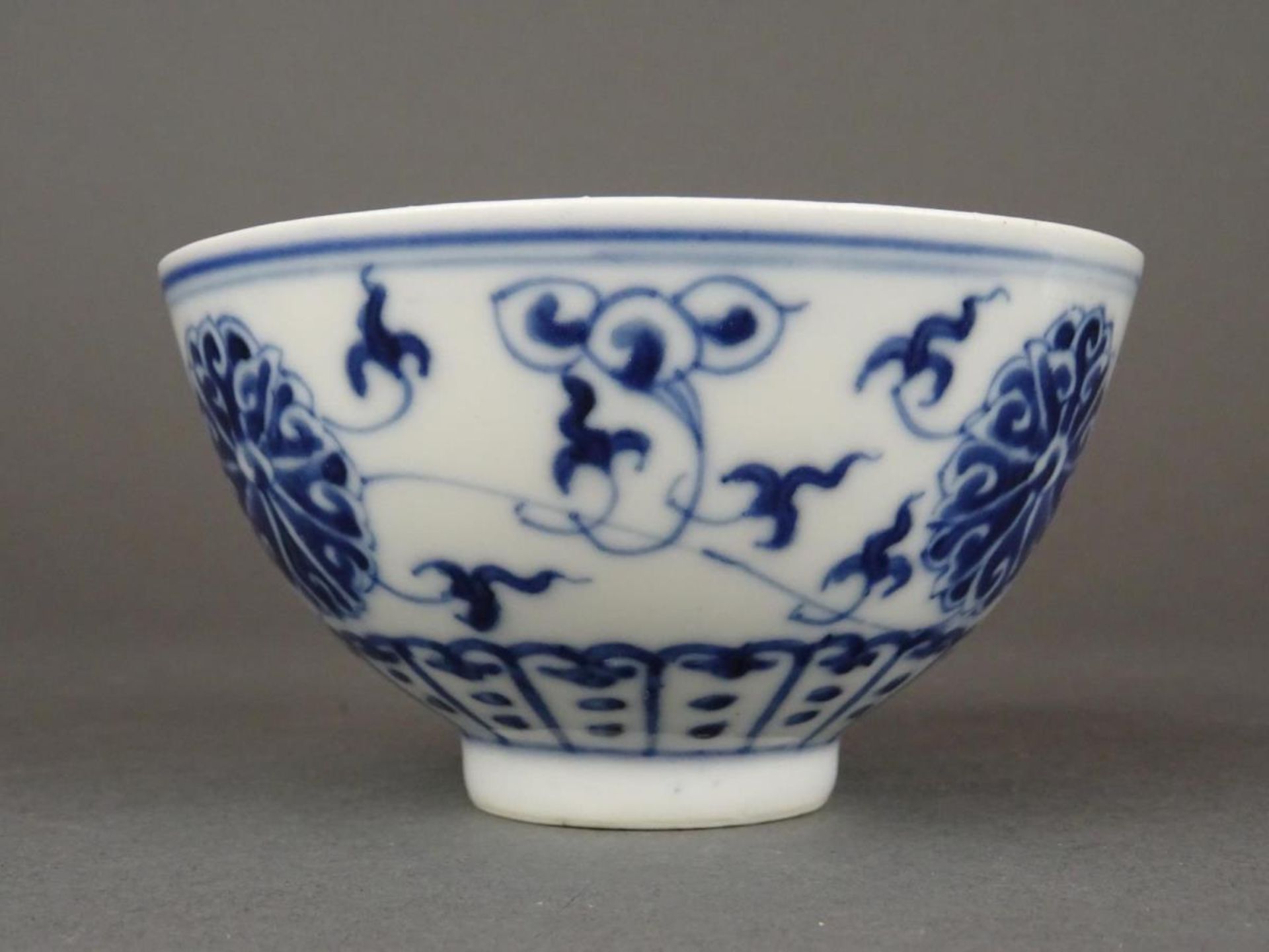 Porcelain B/W bowl - Image 3 of 7
