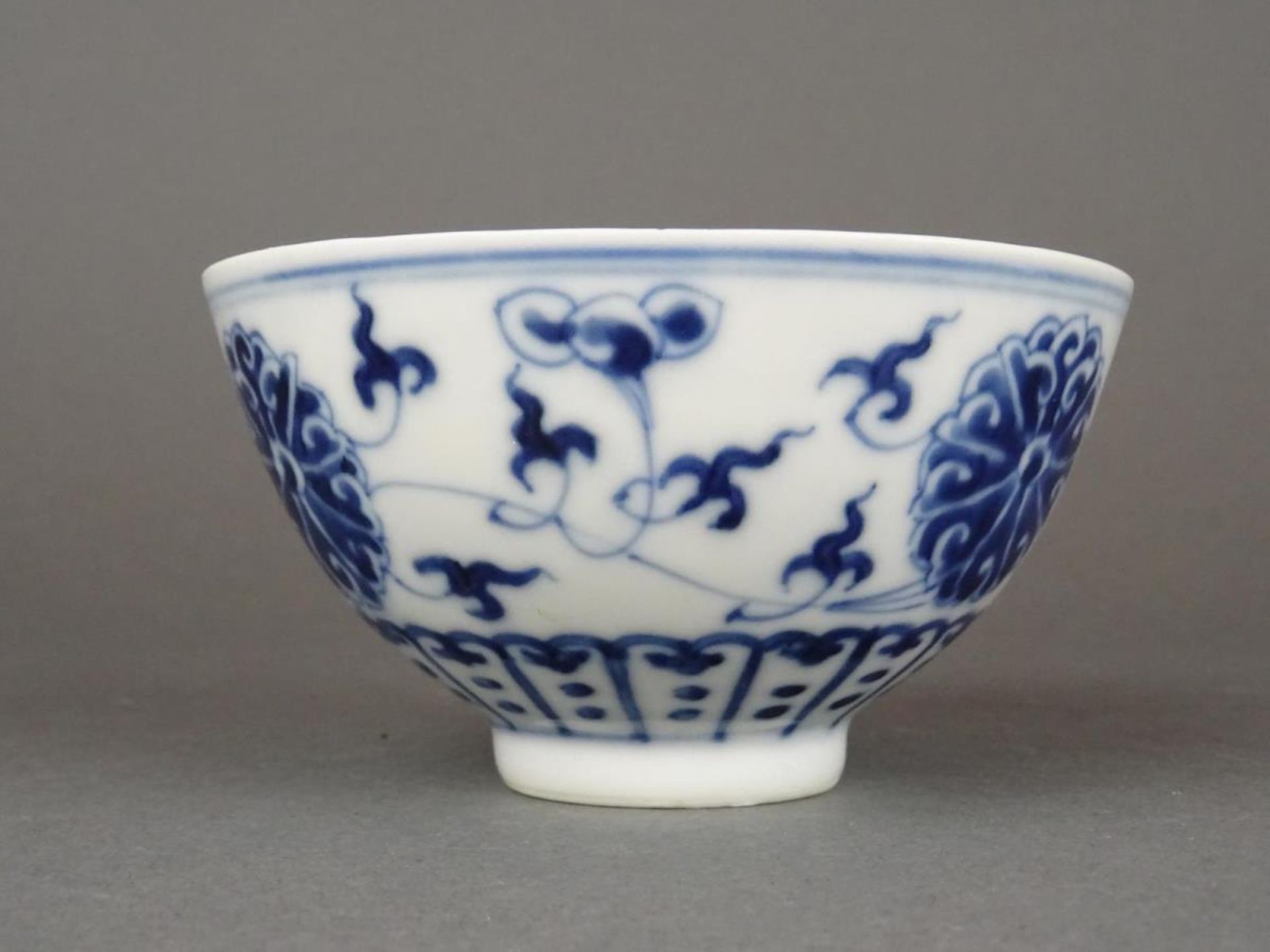Porcelain B/W bowl - Image 2 of 7