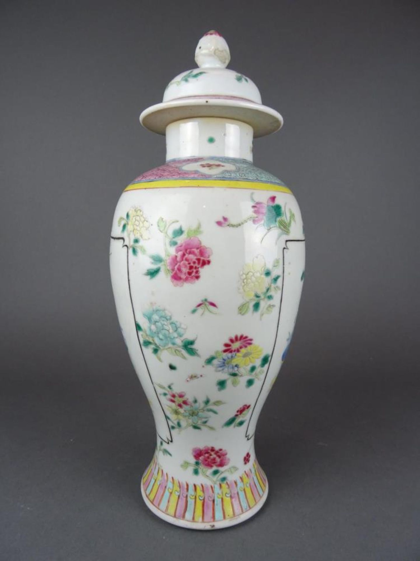 Chinese porcelain Famille rose vase with flowers - Image 2 of 6