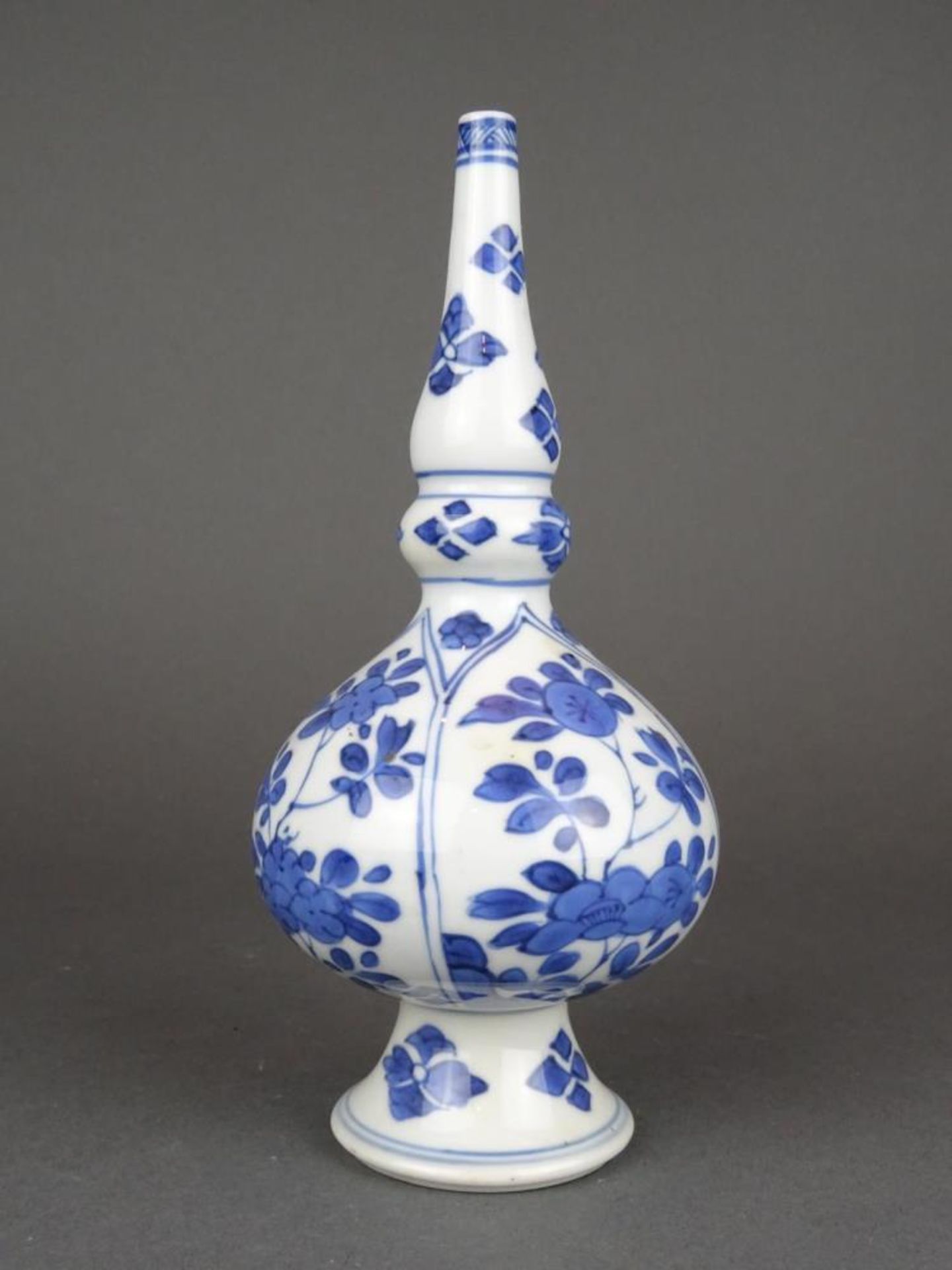 Chinese porcelain B/W vase with flowers - Bild 2 aus 7