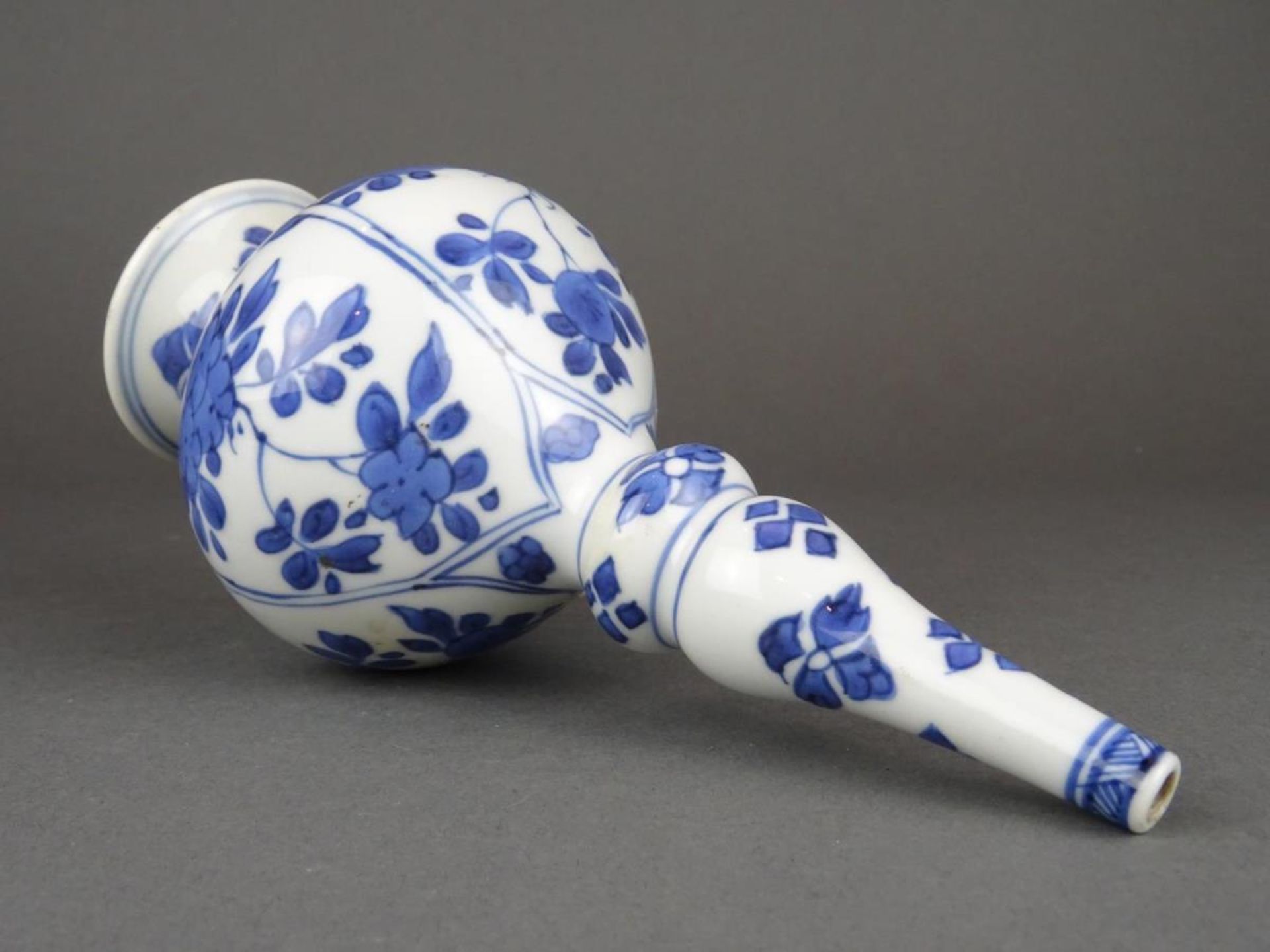 Chinese porcelain B/W vase with flowers - Bild 4 aus 7