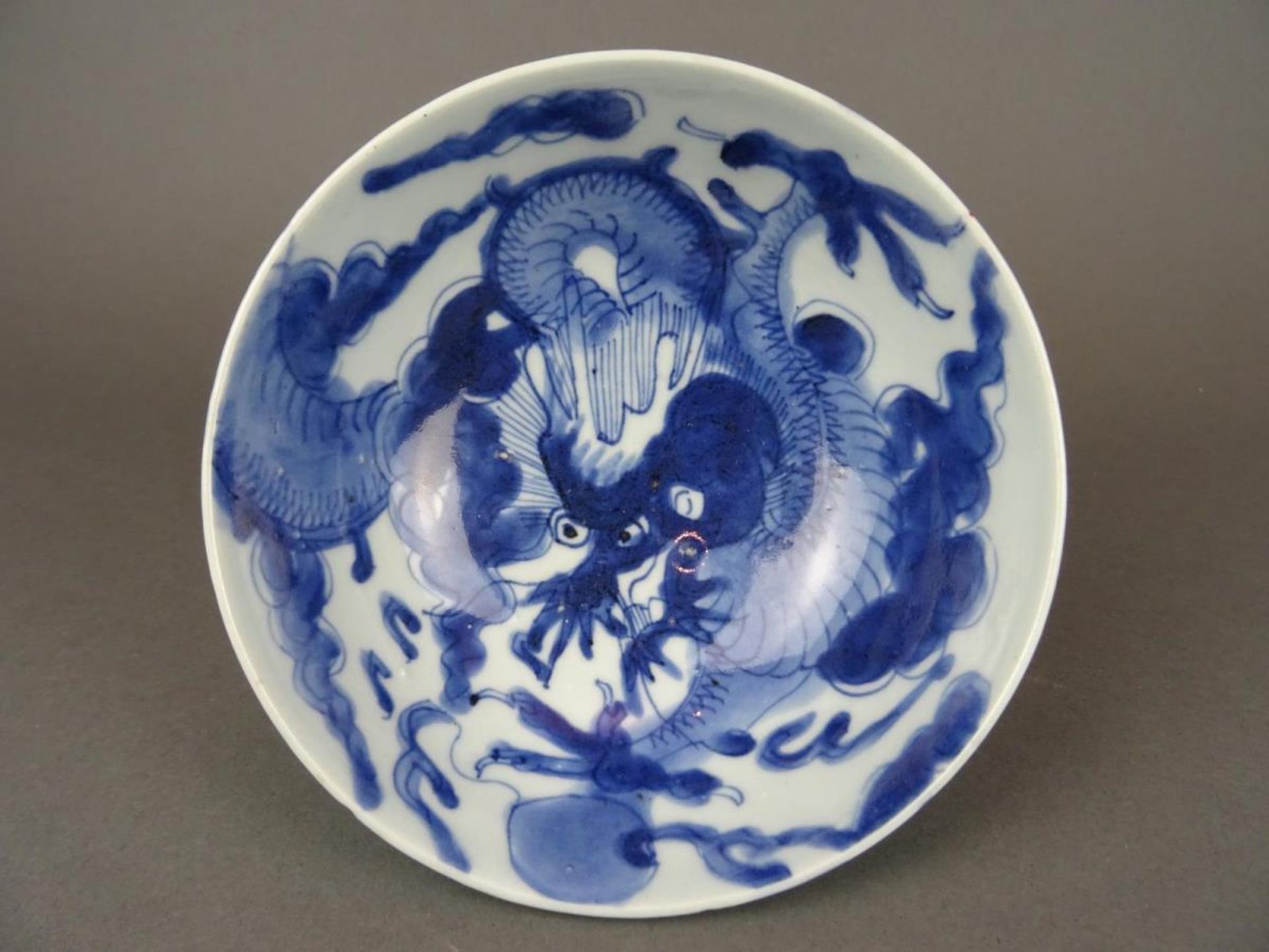 Chinese porcelain B/W bowl - dragon