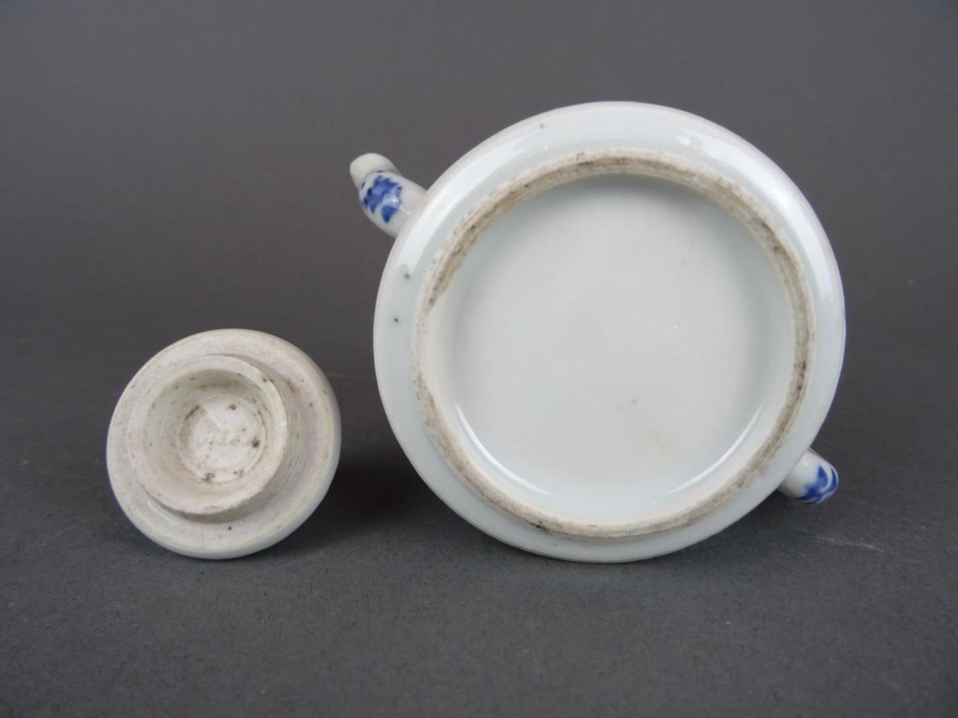 Porcelain B/W teapot - Image 8 of 8