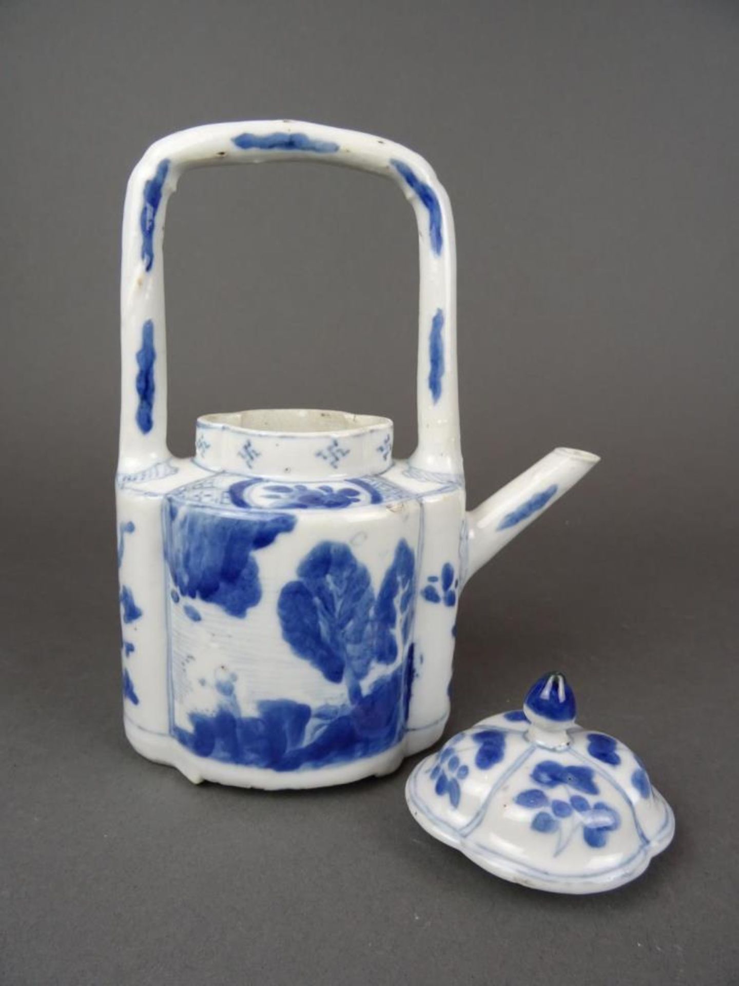 Porcelain B/W teapot - Image 4 of 5