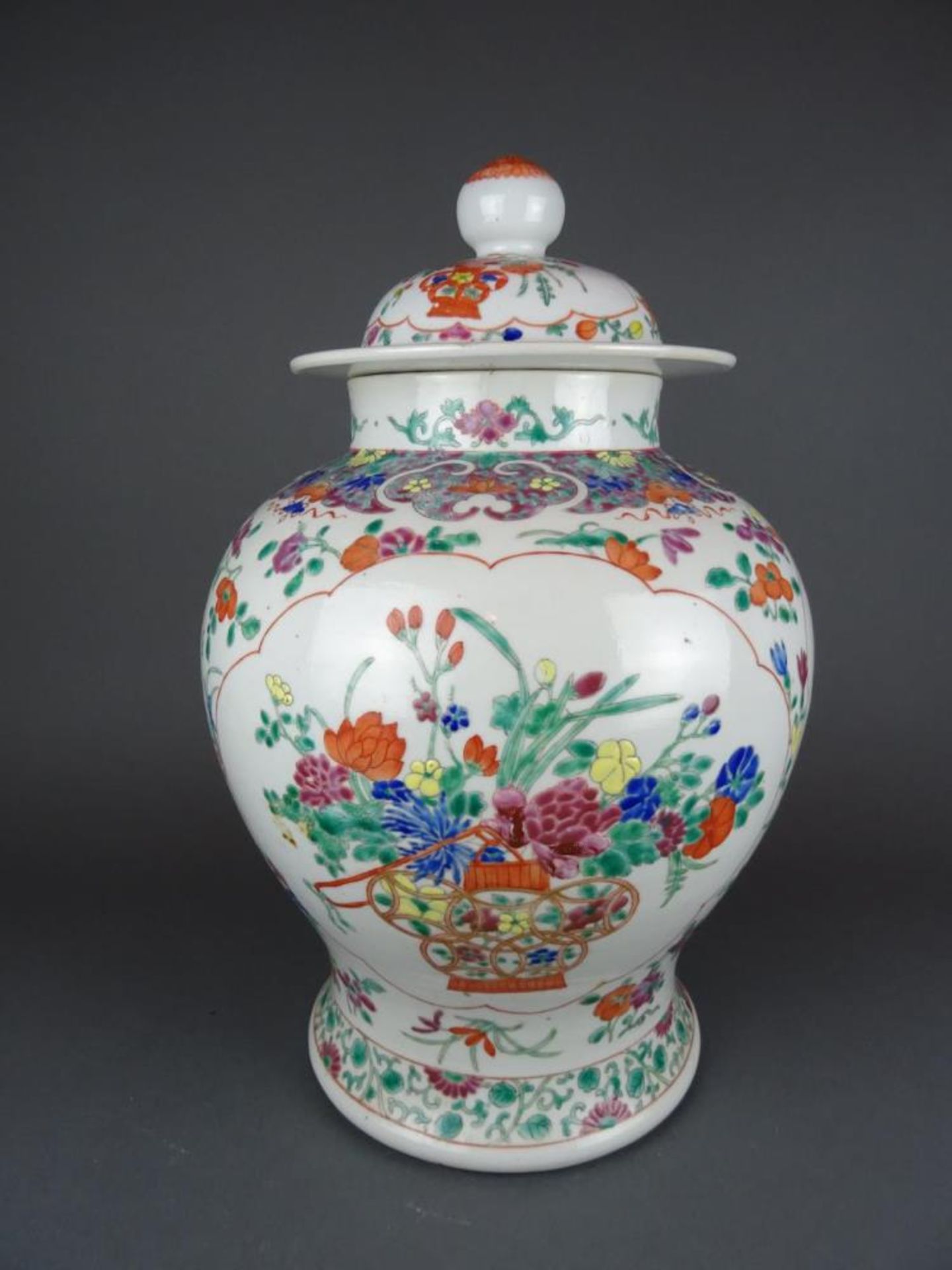 Chinese porcelain Famille rose vase with flowers - Qianlong mark - Bild 3 aus 10