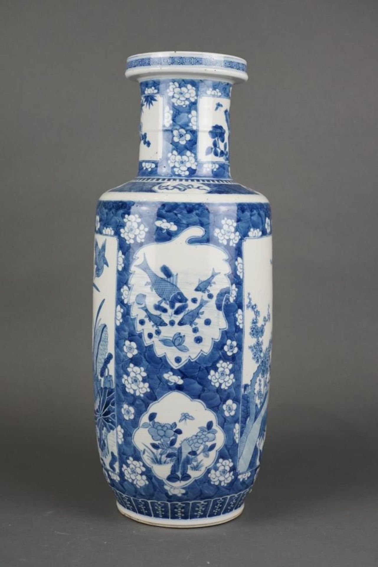 Porcelain B/W vase - Bild 2 aus 6