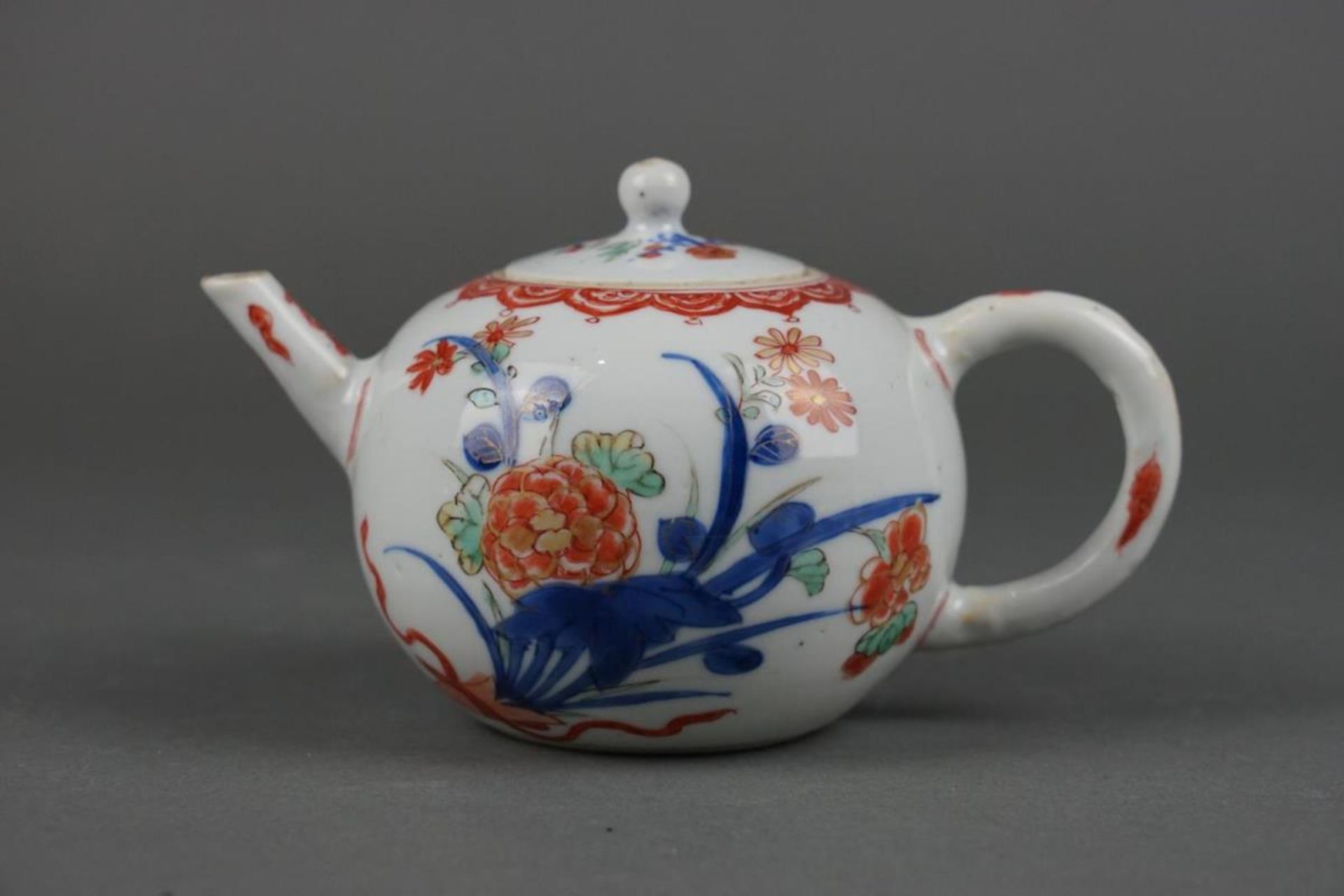 Porcelain Wucai teapot