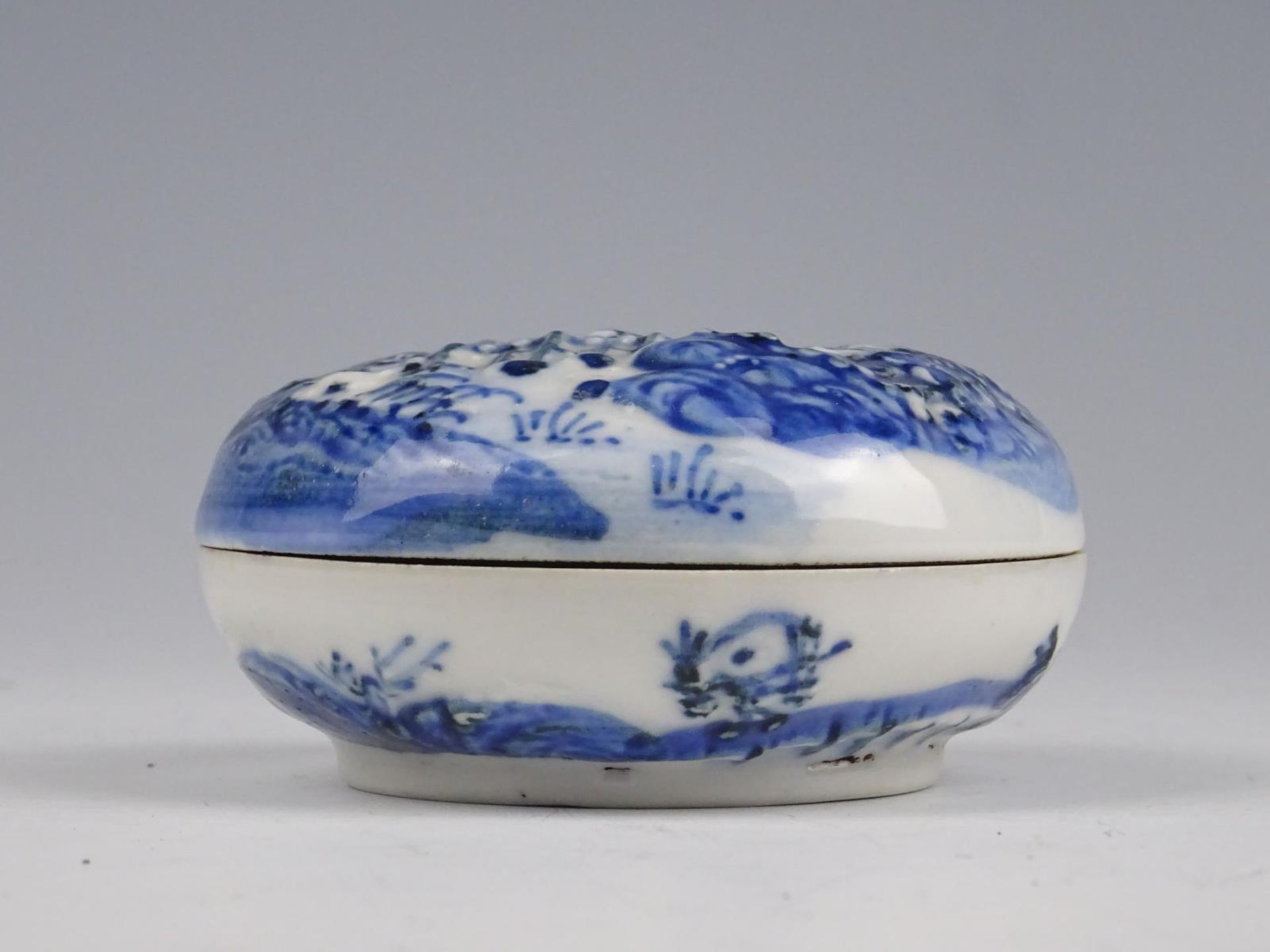 Porcelain cover box - Image 4 of 5