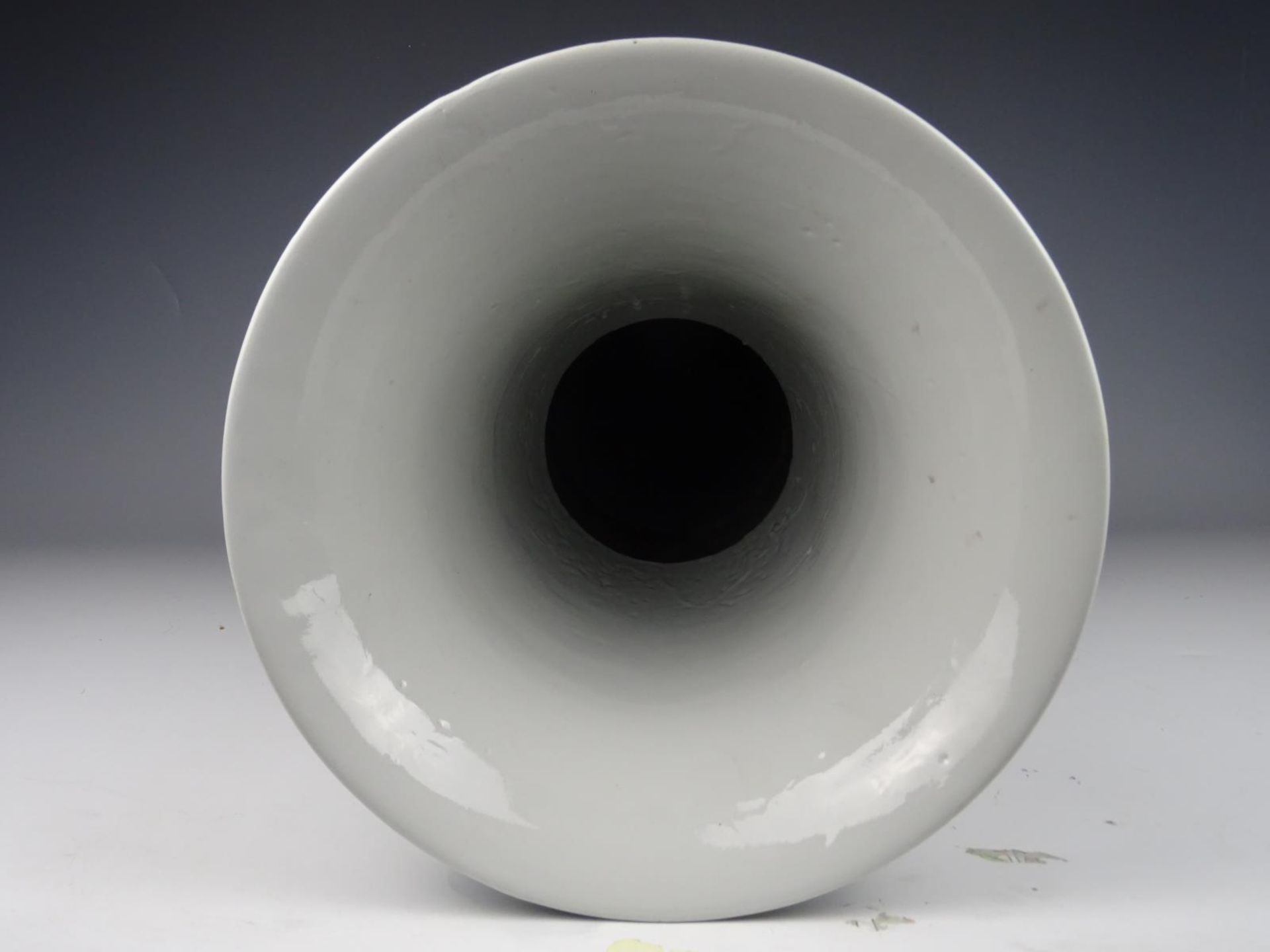 Porcelain Mocai vase - Image 4 of 5