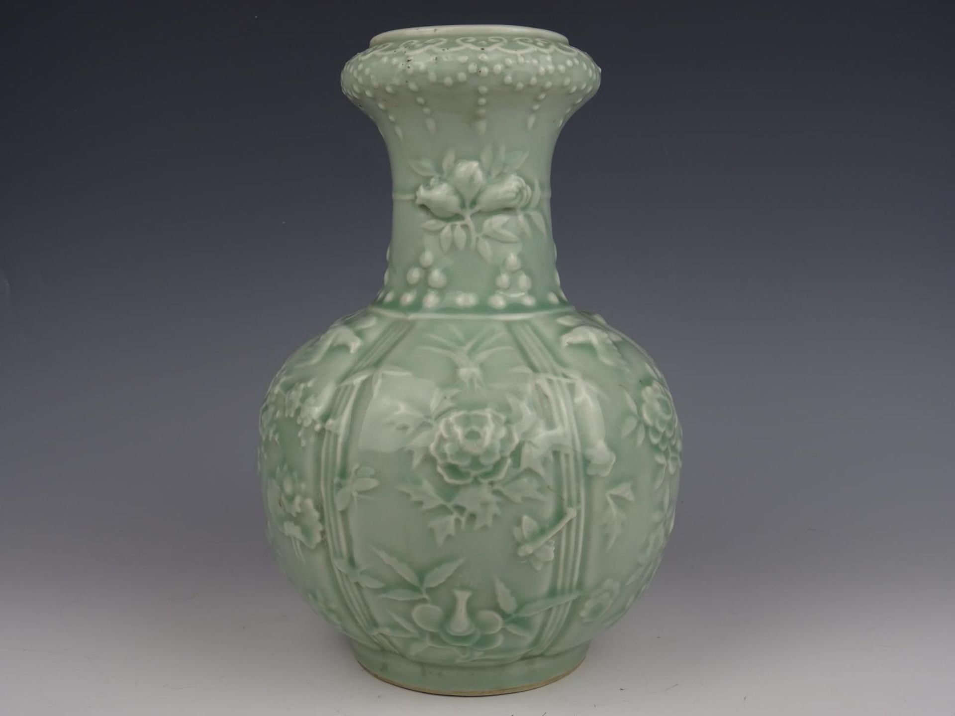 Celadon vase - Image 3 of 8