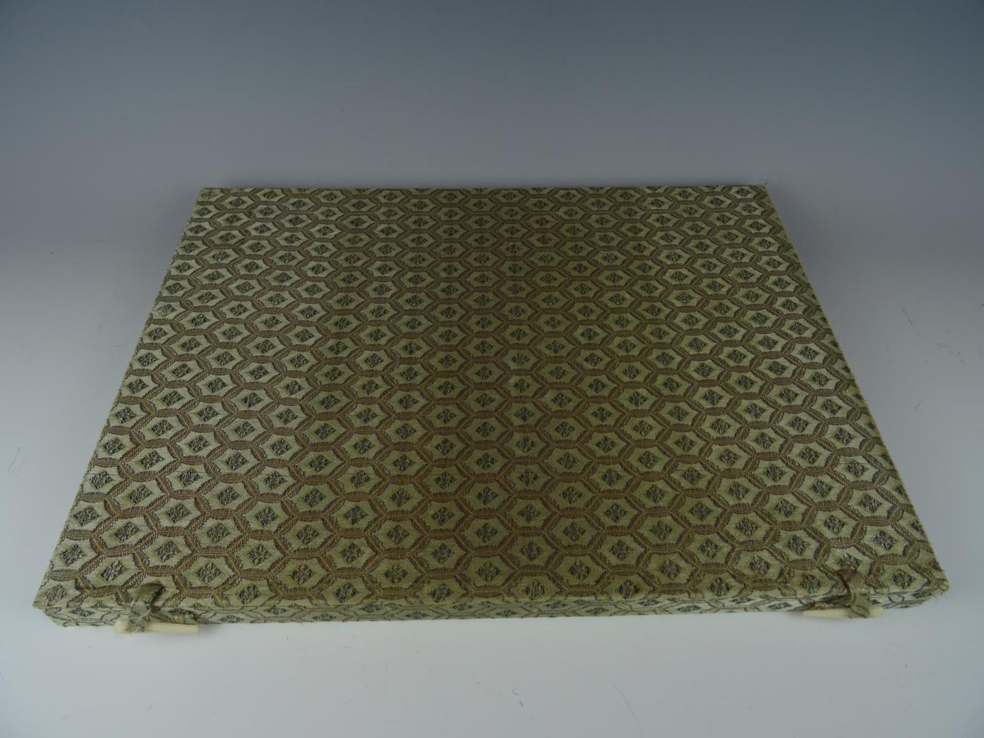 Six porcelain tiles - Image 9 of 9