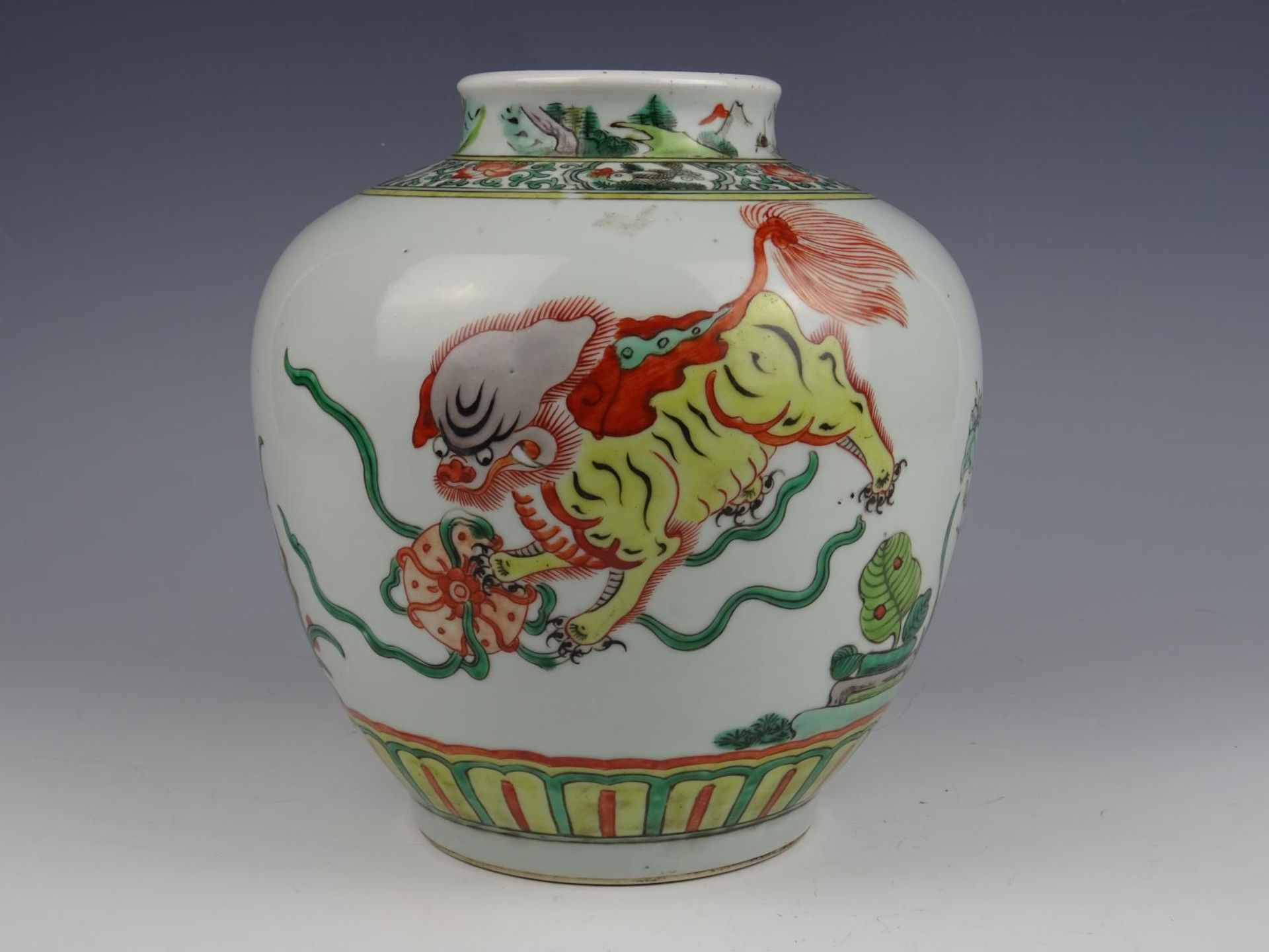 Famille verte vase - Image 2 of 7