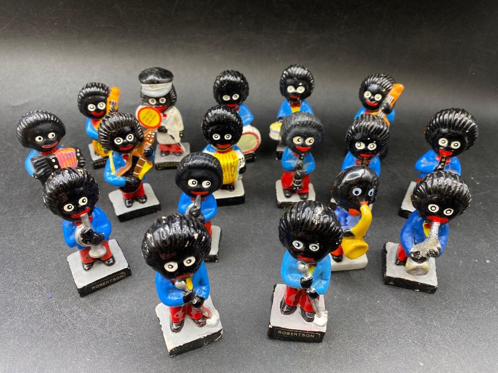 17 ROBERTSON'S MUSICAL BAND FIGURES