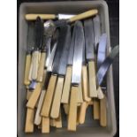 SMALL CARTON WITH QTY OF PLASTIC & BONE HANDLED KNIVES