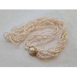 A FRESH WATER PEARL NECKLACE IN BOX