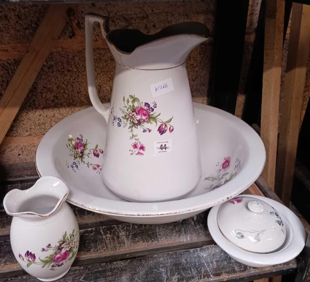 WHITE FLORAL WASH BASIN SET