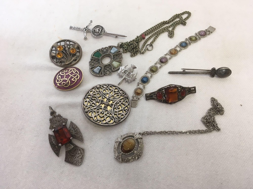 TRAY OF CELTIC STYLE COSTUME BROOCHES,