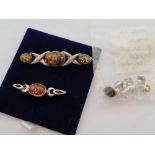 2 SILVER & AMBER BROOCHES & 3 PAIRS OF SILVER & AMBER EARRINGS