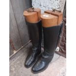 PAIR OF BLACK HUNTING BOOTS WITH STRETCHERS
