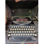 REMINGTON COMPACT PORTABLE TYPEWRITER IN CASE