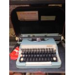 CASED IMPERIAL DESK COMPANION PORTABLE TYPEWRITER
