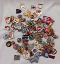 QTY OF PIN BADGES & BROOCHES,