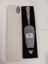 BOXED SILVER HANDLE CAKE SERVER