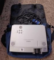 HITACHI LCD PROJECTOR WITH BAG & LEADS