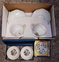 CARTON WITH ROYAL WORCESTER BONE CHINA DISHES & A PAIR OF MATCHED CUPS & SAUCERS