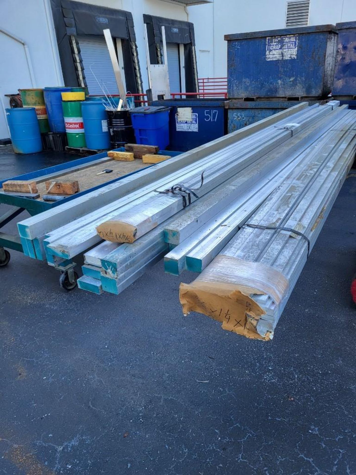 ALUMINUM STOCK - SOLID ALUMINUM SQUARE BAR; ASSORTED SIZES, MOST 12' LENGTH - Image 2 of 10