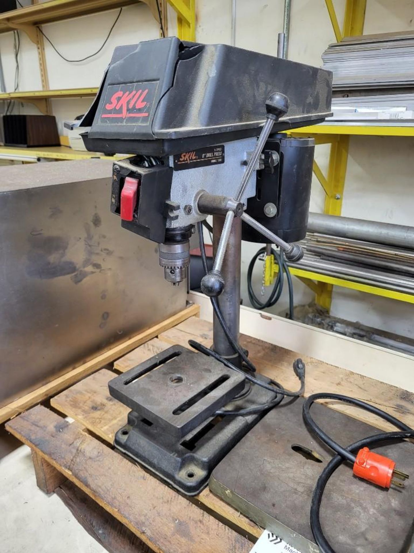 TOOLS -SKIL 8" BENCHTOP DRILL PRESS AND FILING MACHINE - Image 3 of 9