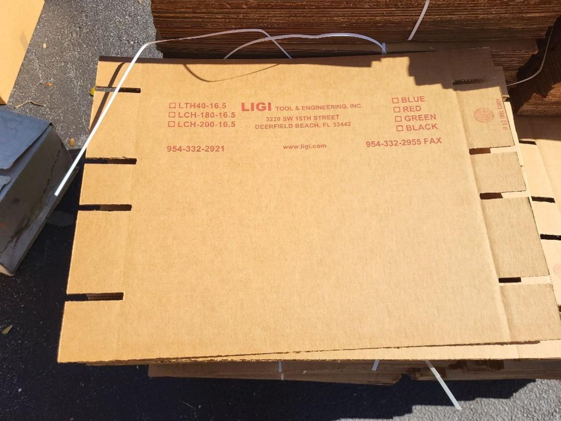 SHIPPING SUPPLIES - LONG CARDBOARD BOXES - Image 4 of 5