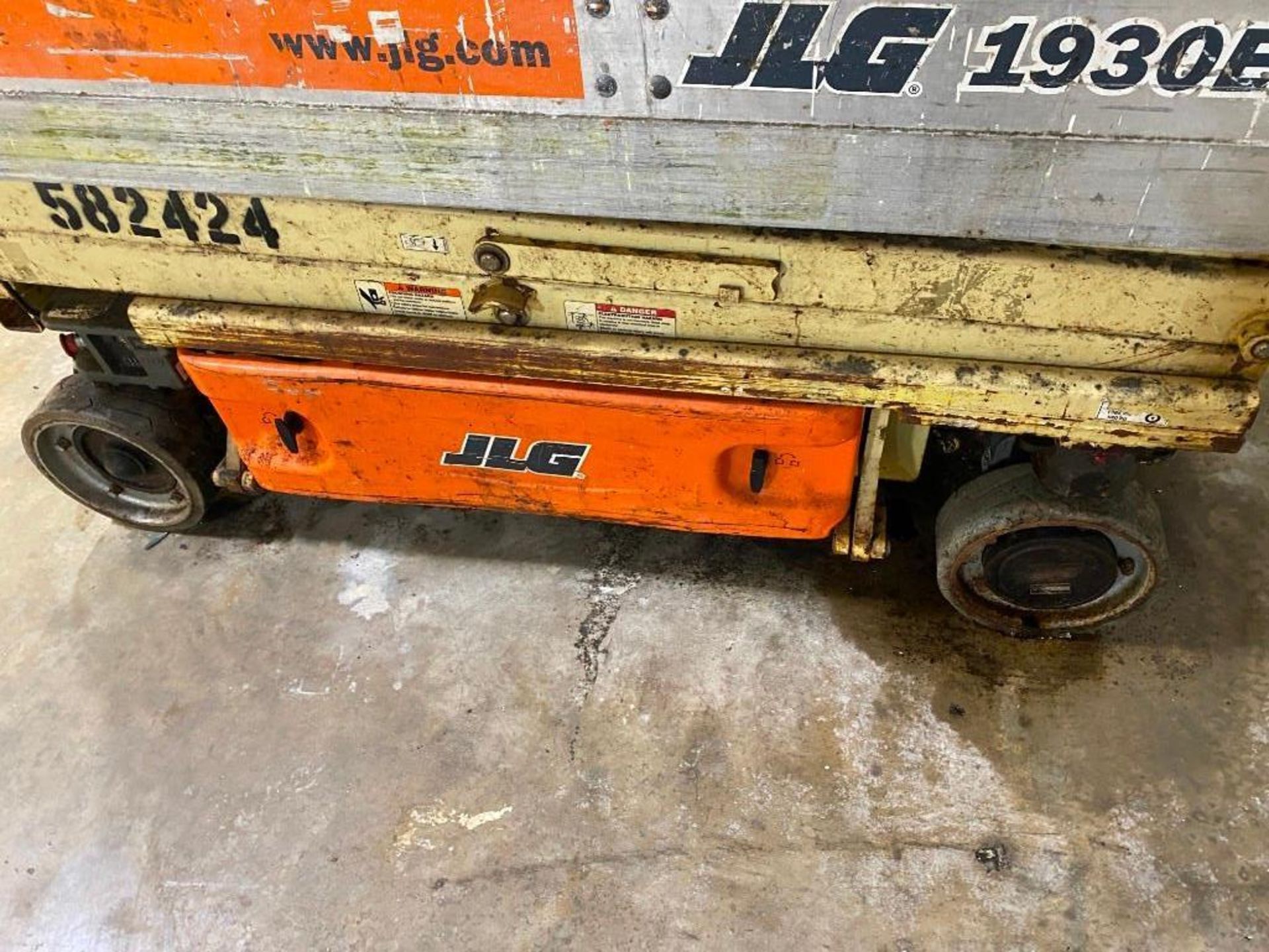 JLG 1930ES PRO FIT SERIES ELECTRIC MANLIFT- NON FUNCTIONAL - Image 6 of 8