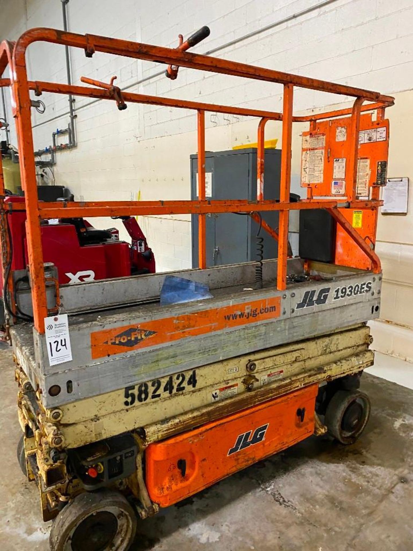 JLG 1930ES PRO FIT SERIES ELECTRIC MANLIFT- NON FUNCTIONAL