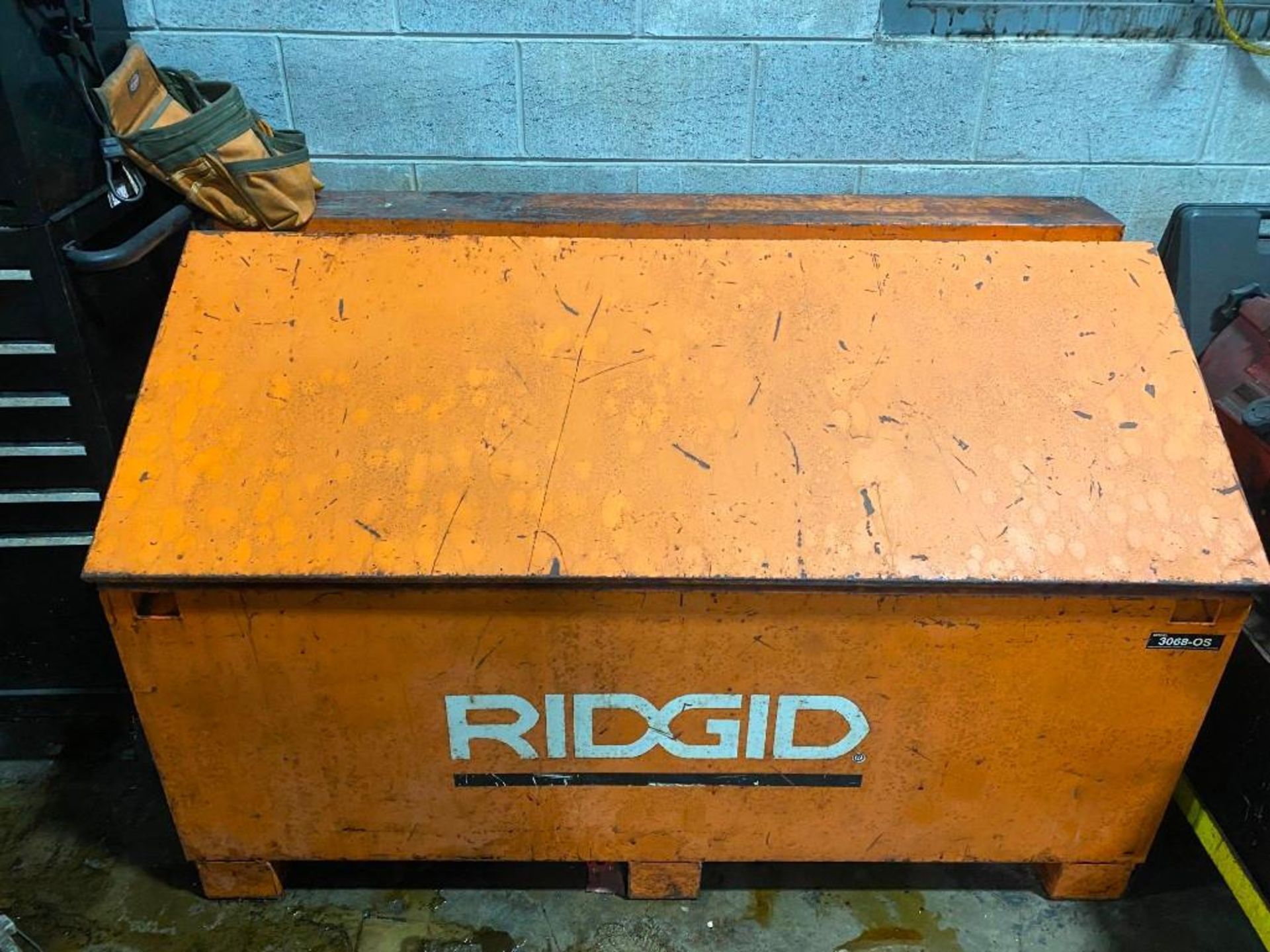 RIGID MODEL 3068-05 STORAGE CHEST - Image 2 of 2