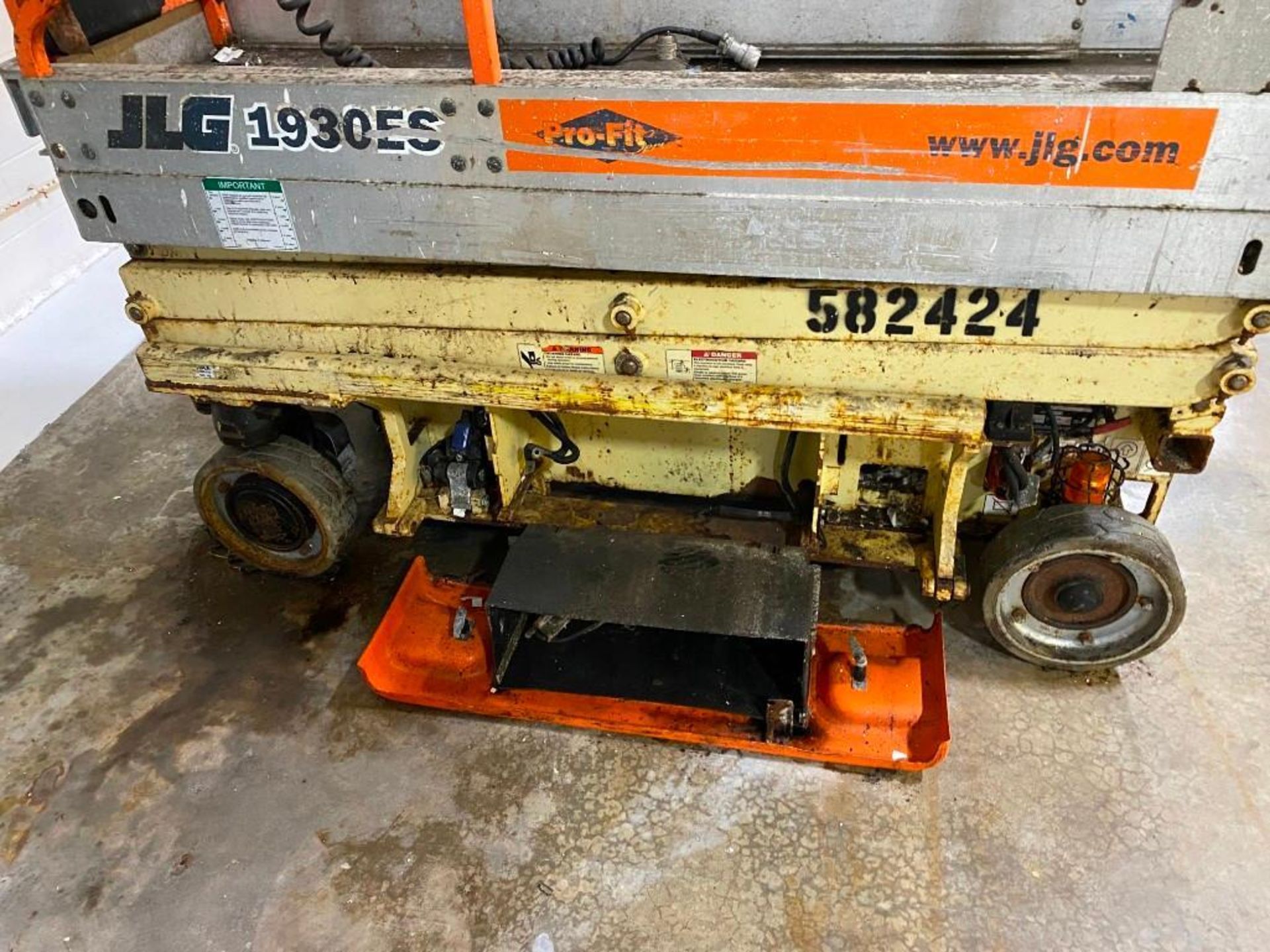 JLG 1930ES PRO FIT SERIES ELECTRIC MANLIFT- NON FUNCTIONAL - Image 3 of 8