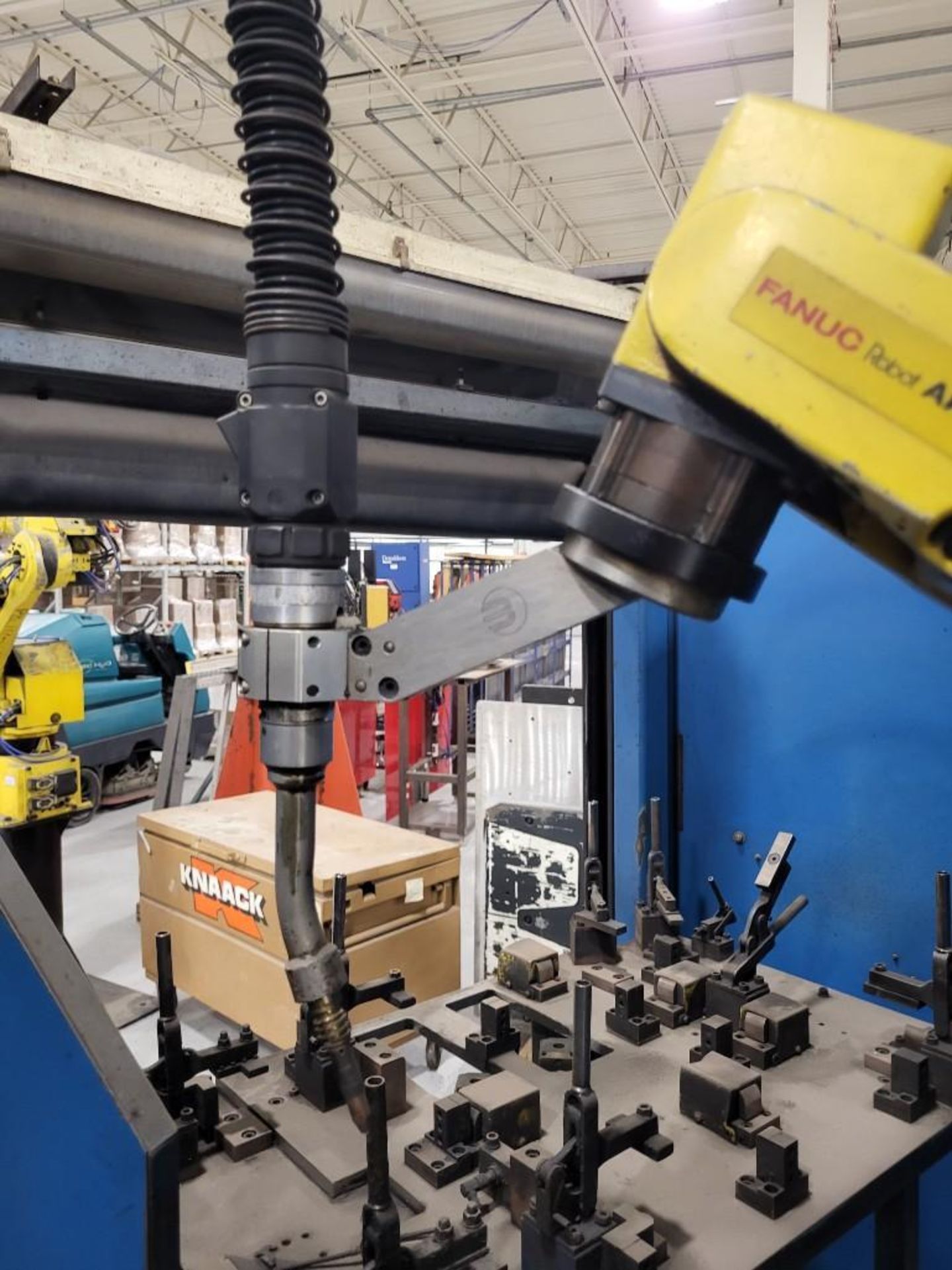 BANNER ROBOTIC WELDING CELL; FANUC ARCMATE 100IBE; LINCOLN ELECTRIC POWER WAVE 455M - Image 17 of 28
