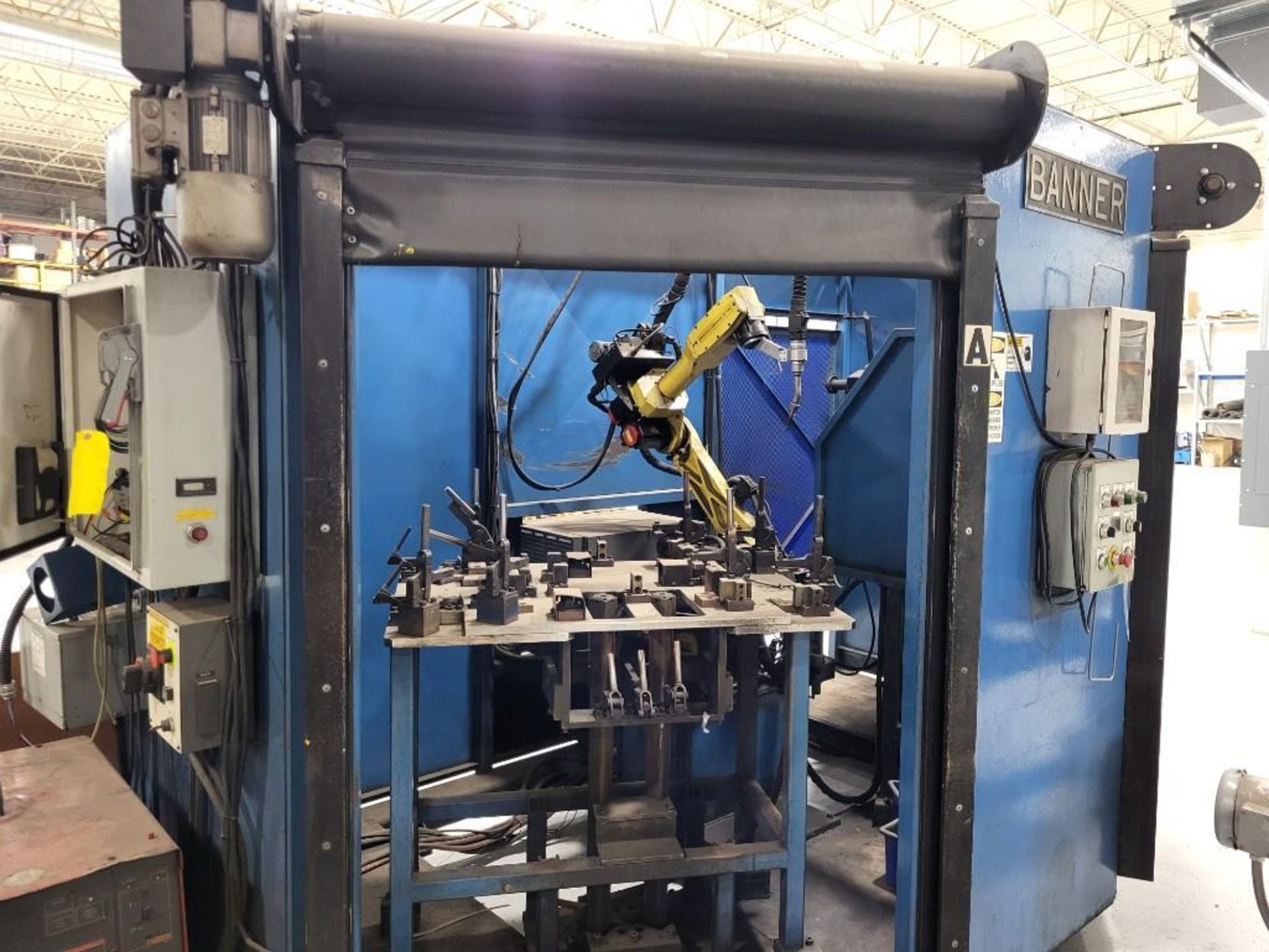 BANNER ROBOTIC WELDING CELL; FANUC ARCMATE 100IBE; LINCOLN ELECTRIC POWER WAVE 455M - Image 2 of 28