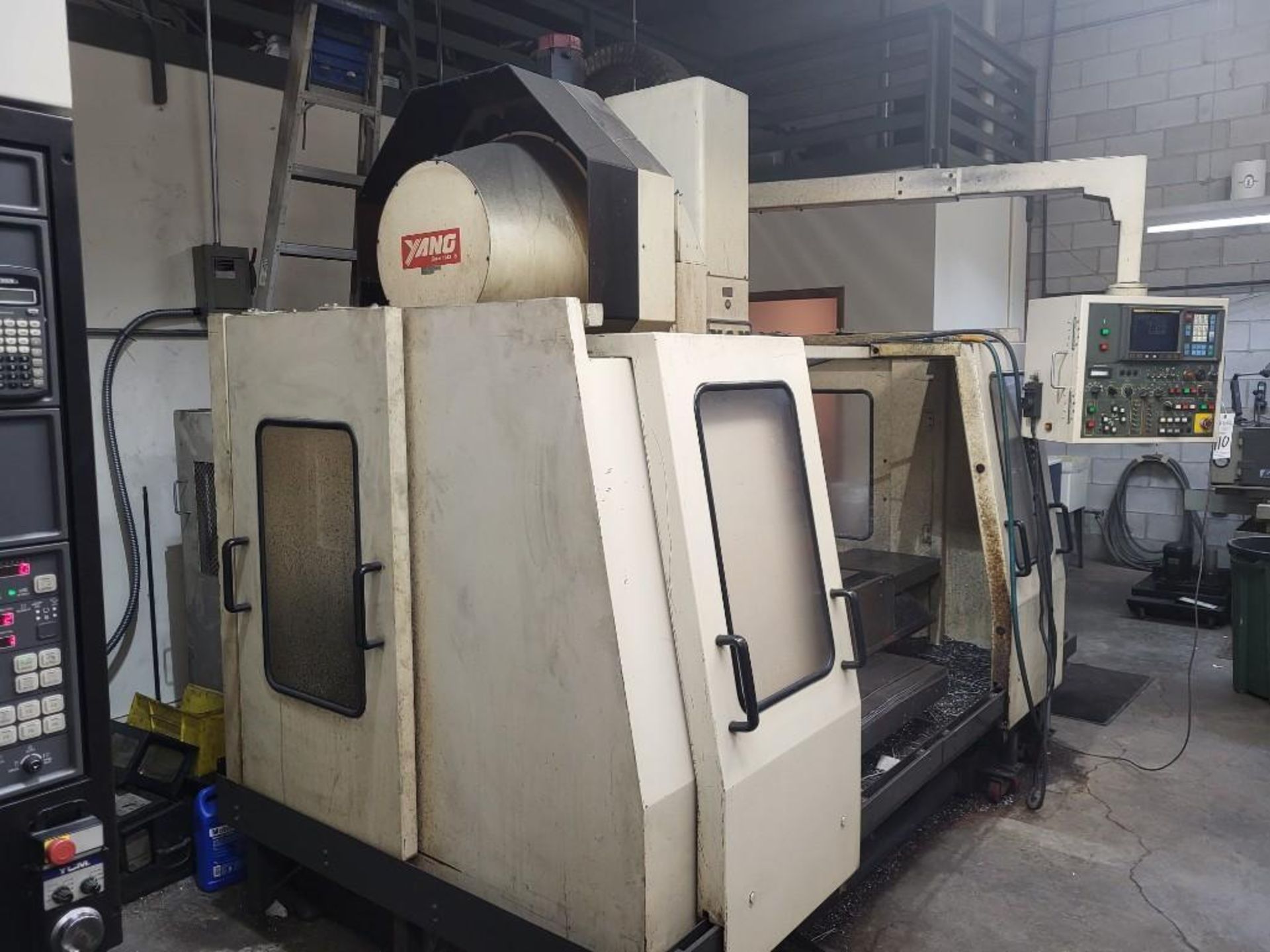 YANG MV-3A CNC VERTICAL MACHINING CENTER, FANUC 0M - Image 3 of 13