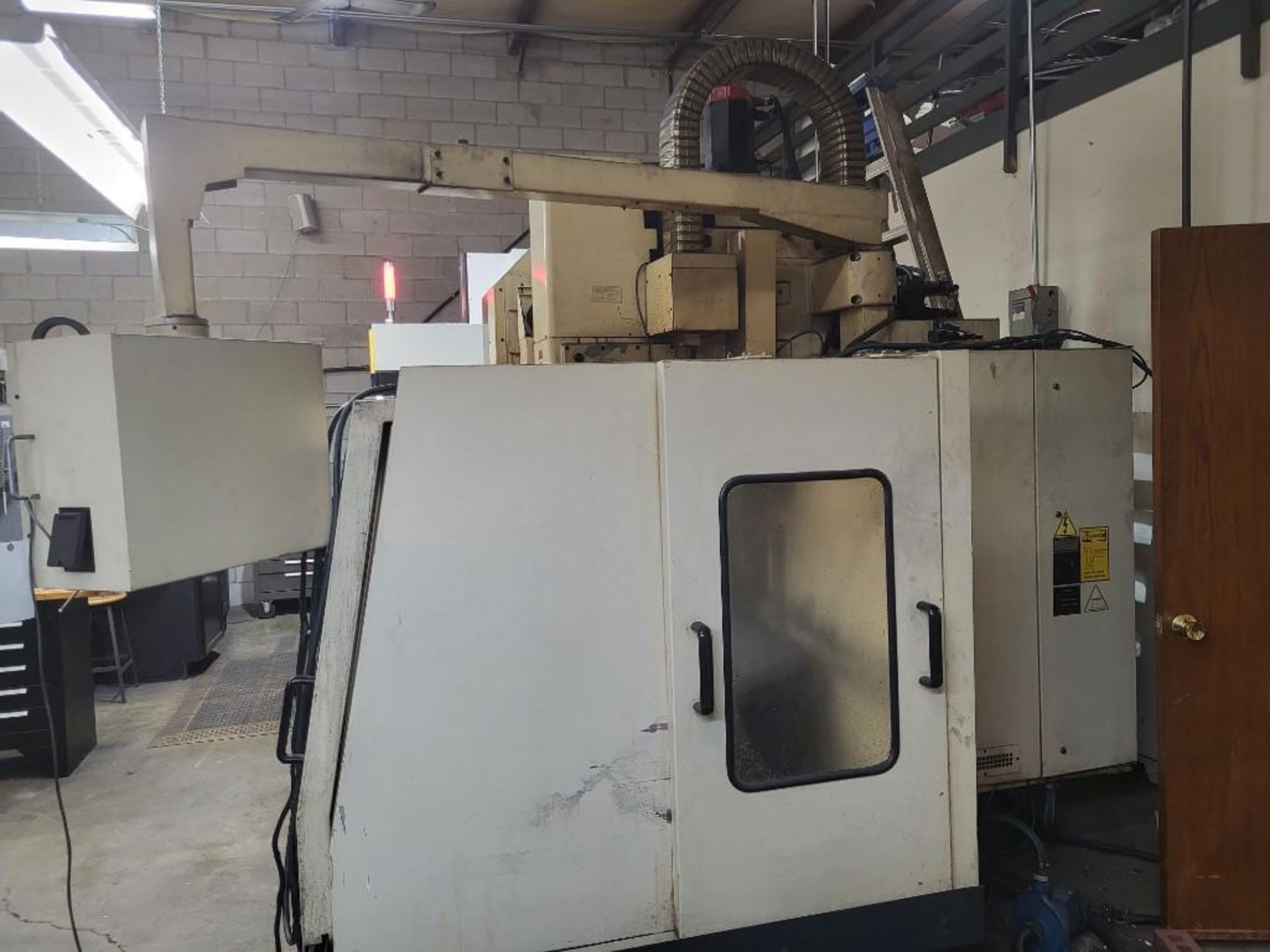 YANG MV-3A CNC VERTICAL MACHINING CENTER, FANUC 0M - Image 5 of 13