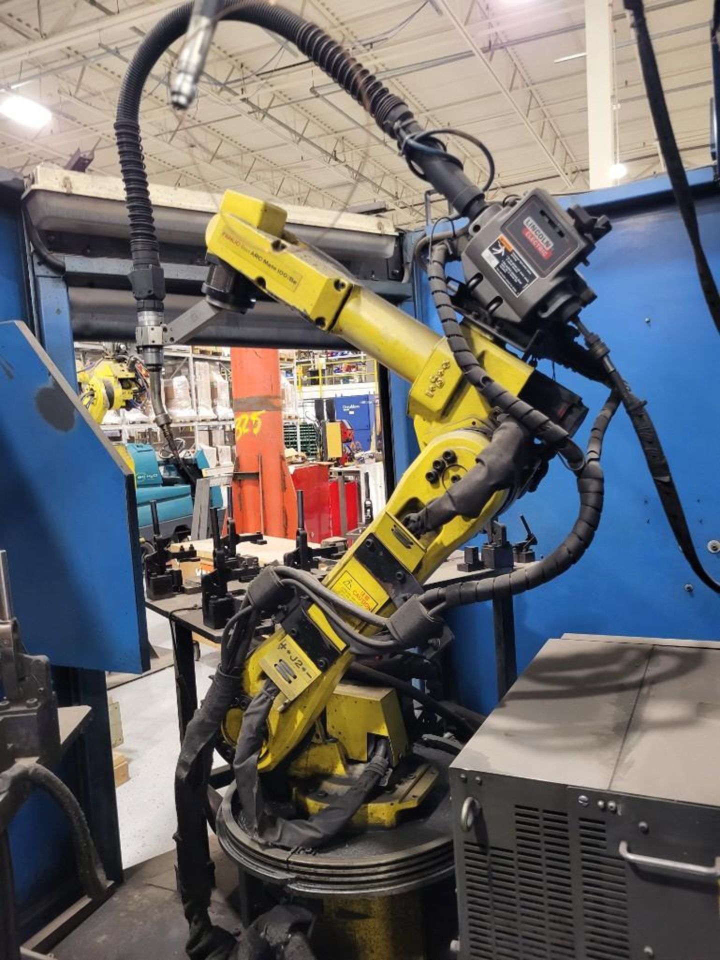 BANNER ROBOTIC WELDING CELL; FANUC ARCMATE 100IBE; LINCOLN ELECTRIC POWER WAVE 455M - Image 12 of 28