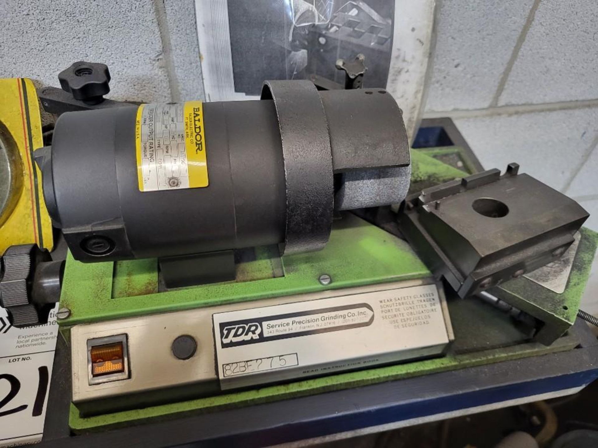 TDR DRILL TAP AND REAMER GRINDER AND CRAFTSMAN 6" BENCH GRINDER - Image 2 of 8